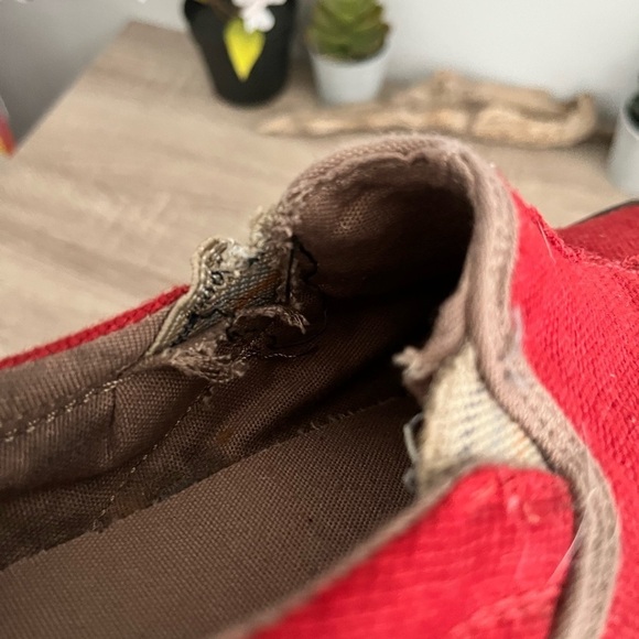 Teva Red Canvas Walking Hiking Shoes - Picture 5 of 5